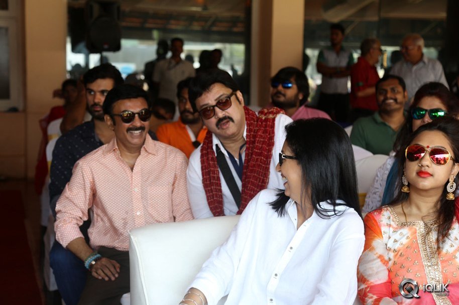 Celebs-at-Nadigar-Sangam-Lebaras-Natchathira-Cricket-Match